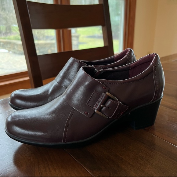 Clark Genette Vista Burgundy Leather Booties 8.5 NEW! - Picture 2 of 11